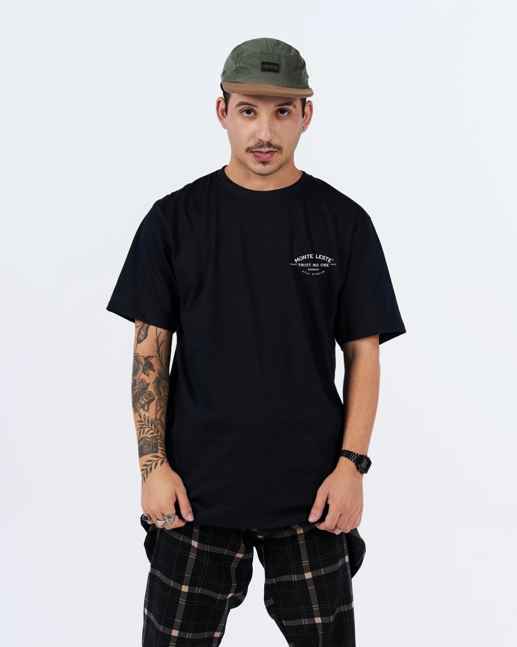 camisetas-camiseta-estampada-monte-leste-fire-tiger-preto--p-1630527186547