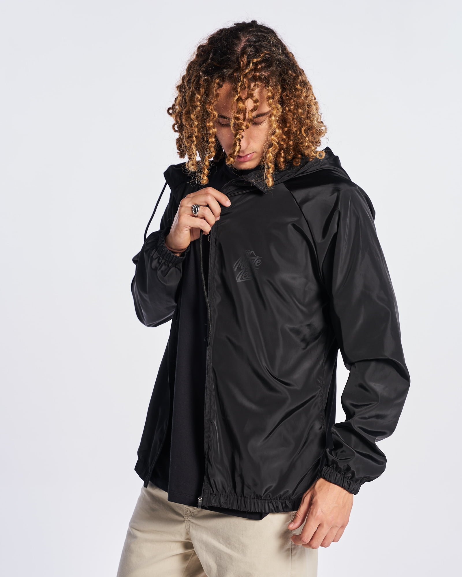 jaquetas-jaqueta-corta-vento-preto-impermeavel--p-1649961414215