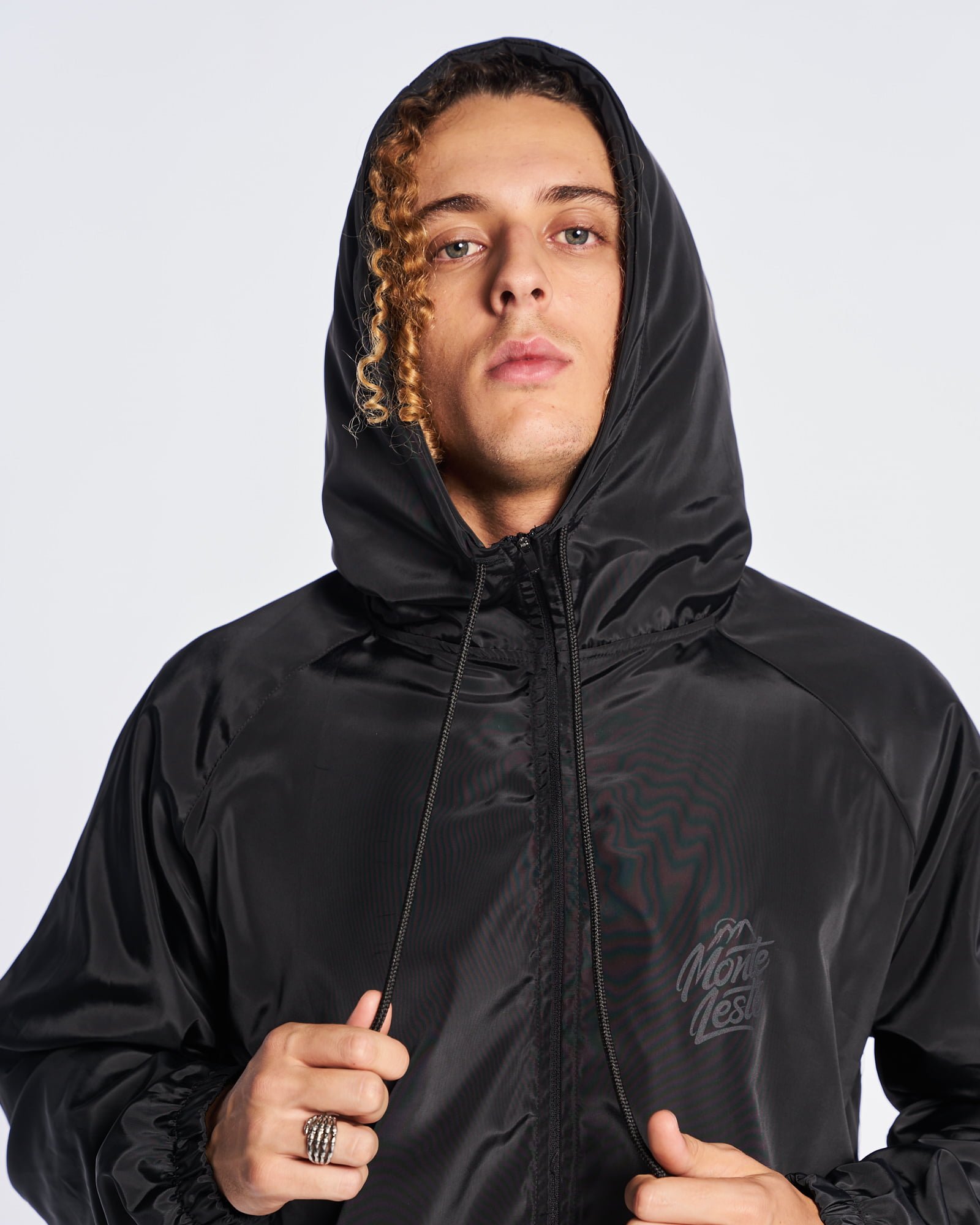 jaquetas-jaqueta-corta-vento-preto-impermeavel--p-1649961422104