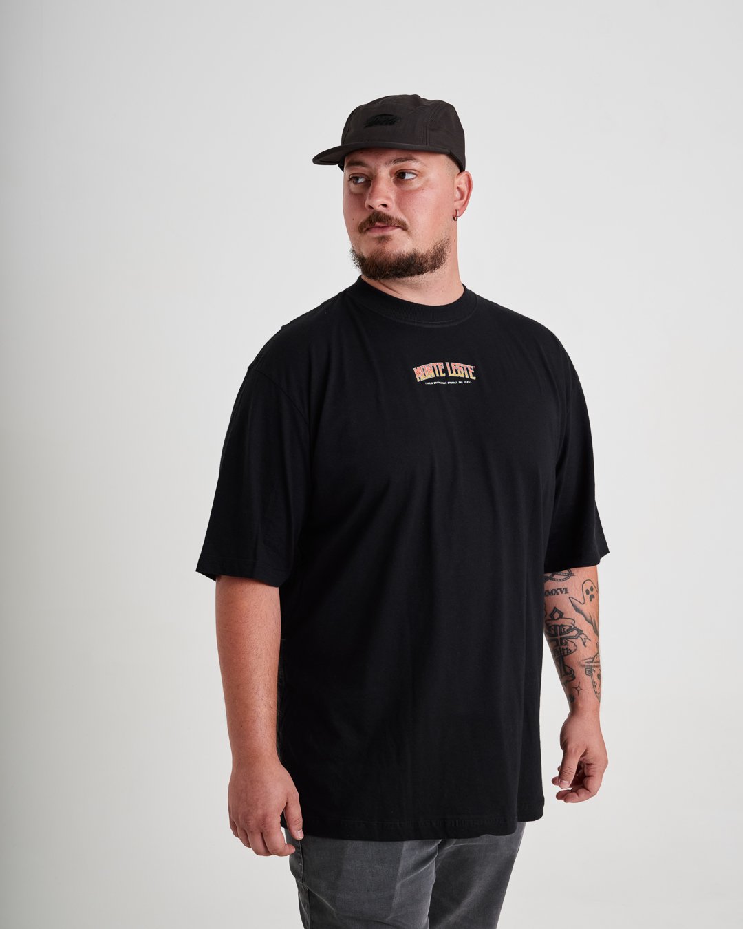 希少品　abxylute MT8365 Camiseta Oversized Estampada Thrill - Preto