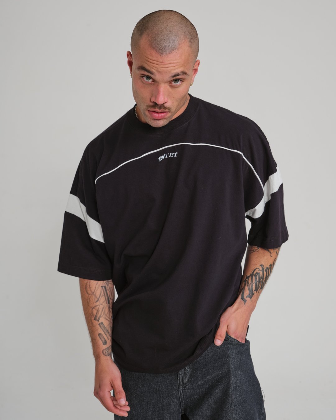 Camiseta Oversized Sleeve High - Preto