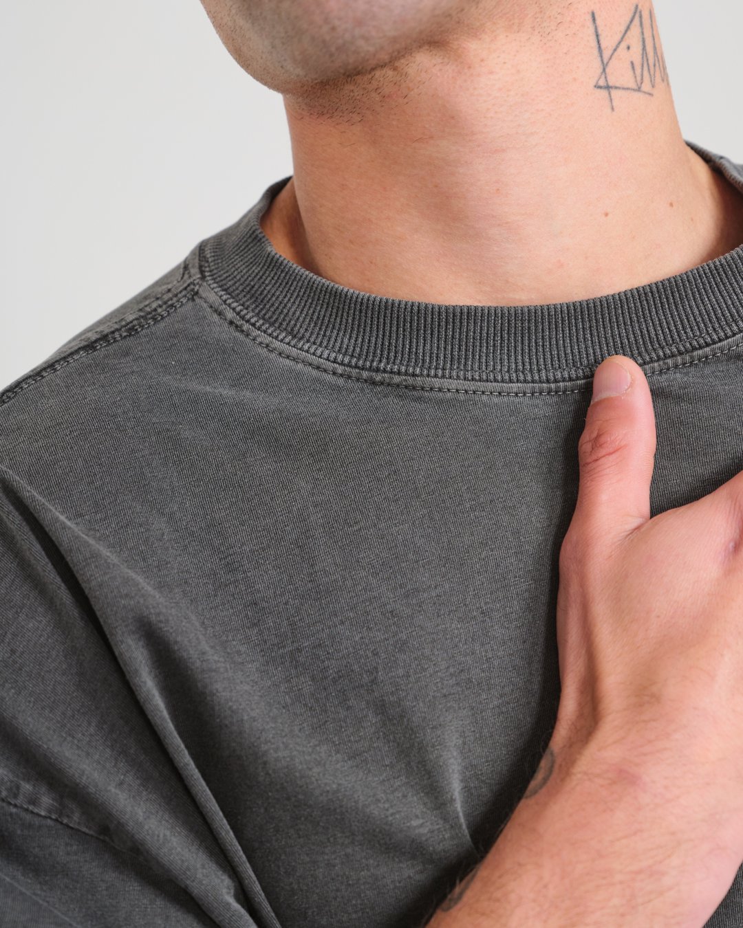 Camiseta Box Oversized Lisa Cinza Estonado
