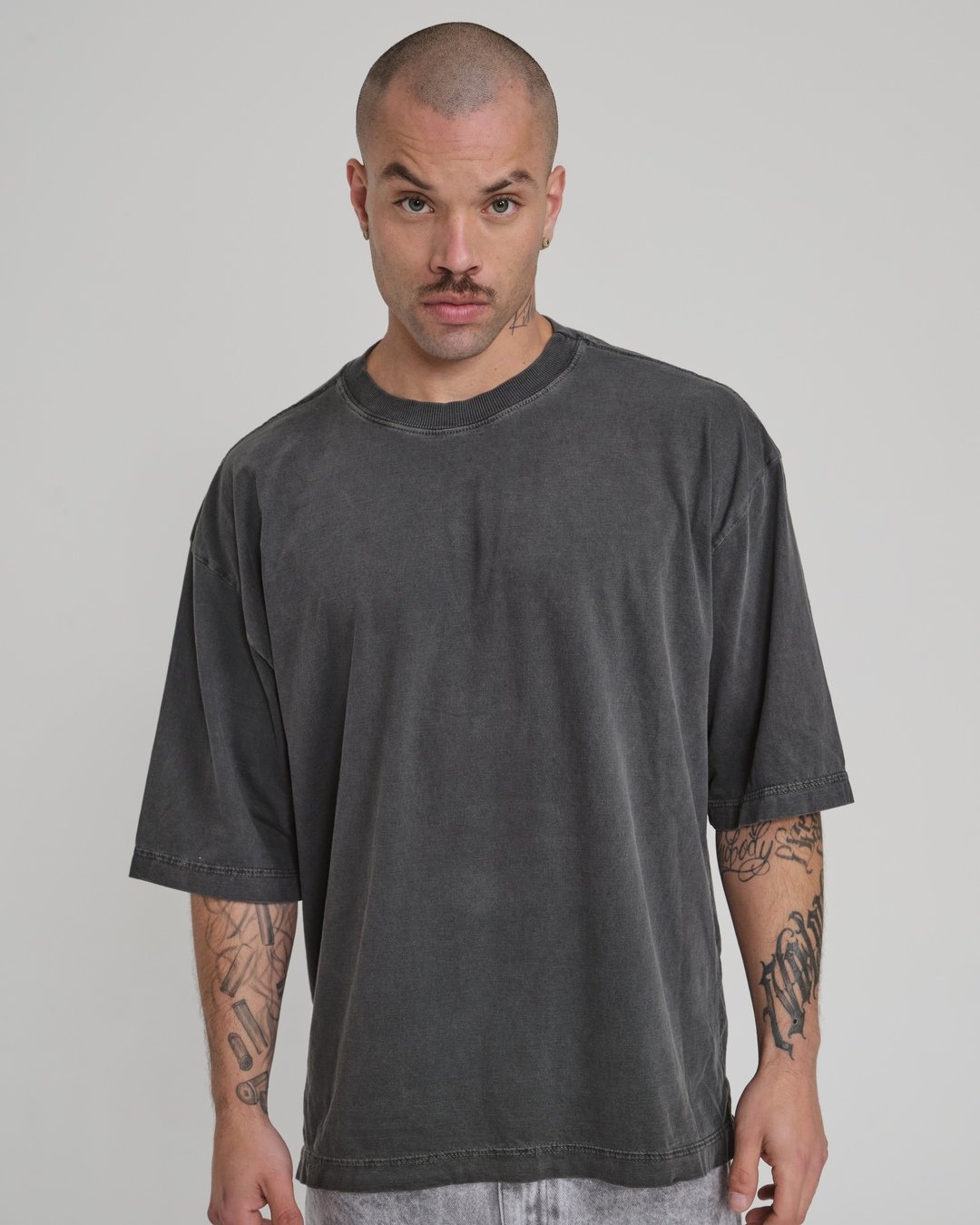 Camiseta Box Oversized Lisa Cinza Estonado