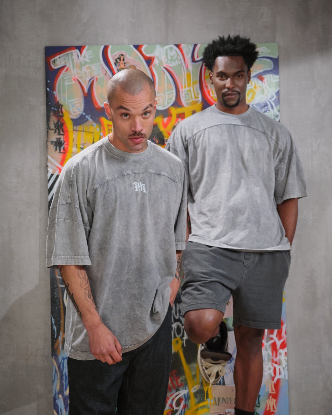 lycee 紬　SP Camiseta Oversized Sleeve Script - Mármore