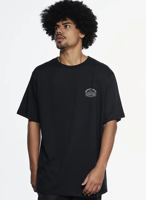 camisetas camiseta estampada monte leste flowers preto p 1644857212470