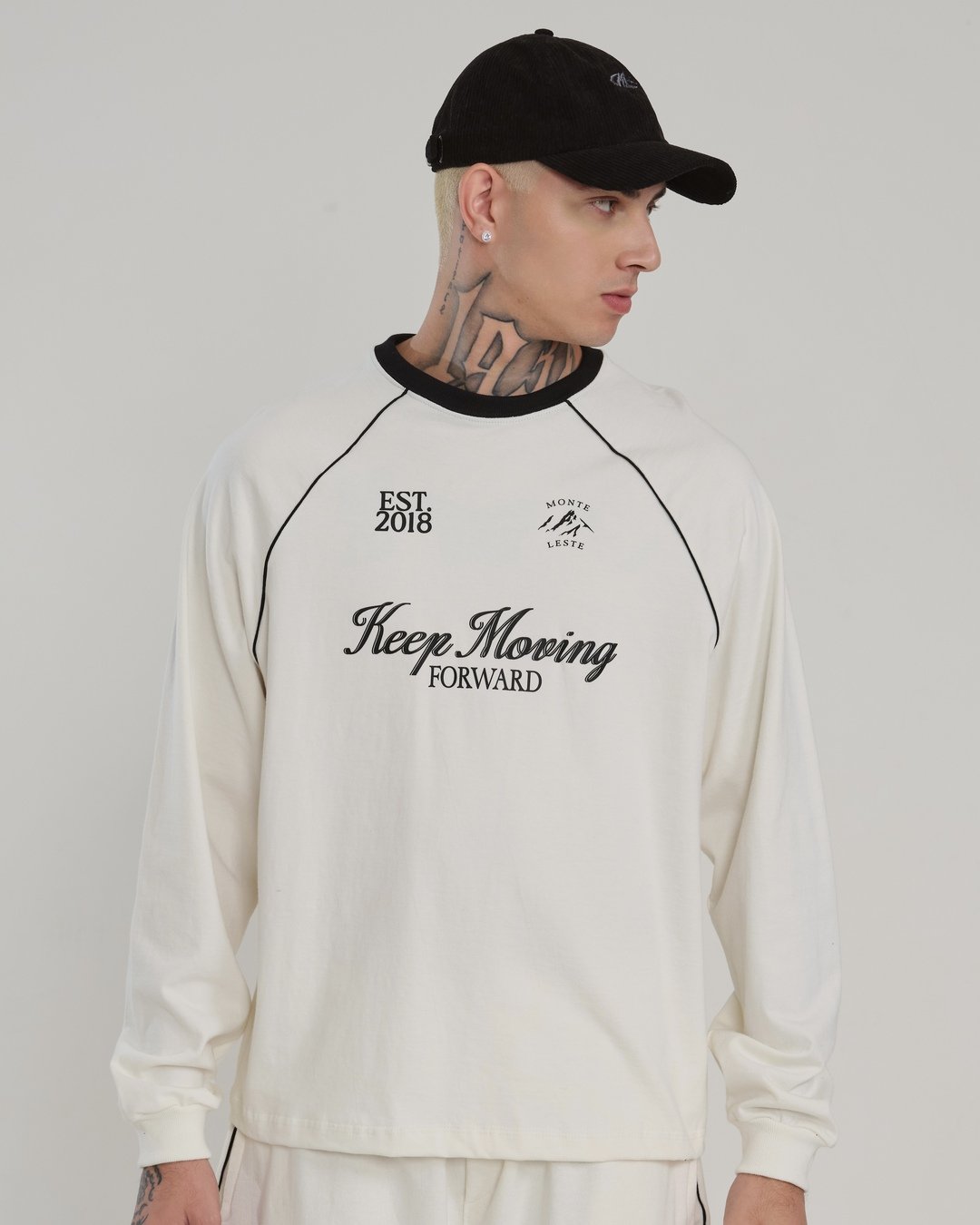 Camiseta Raglan Manga Longa Moving - Off White